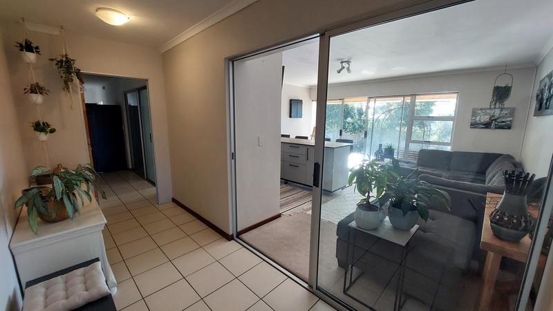 6 Bedroom Property for Sale in Door De Kraal Western Cape
